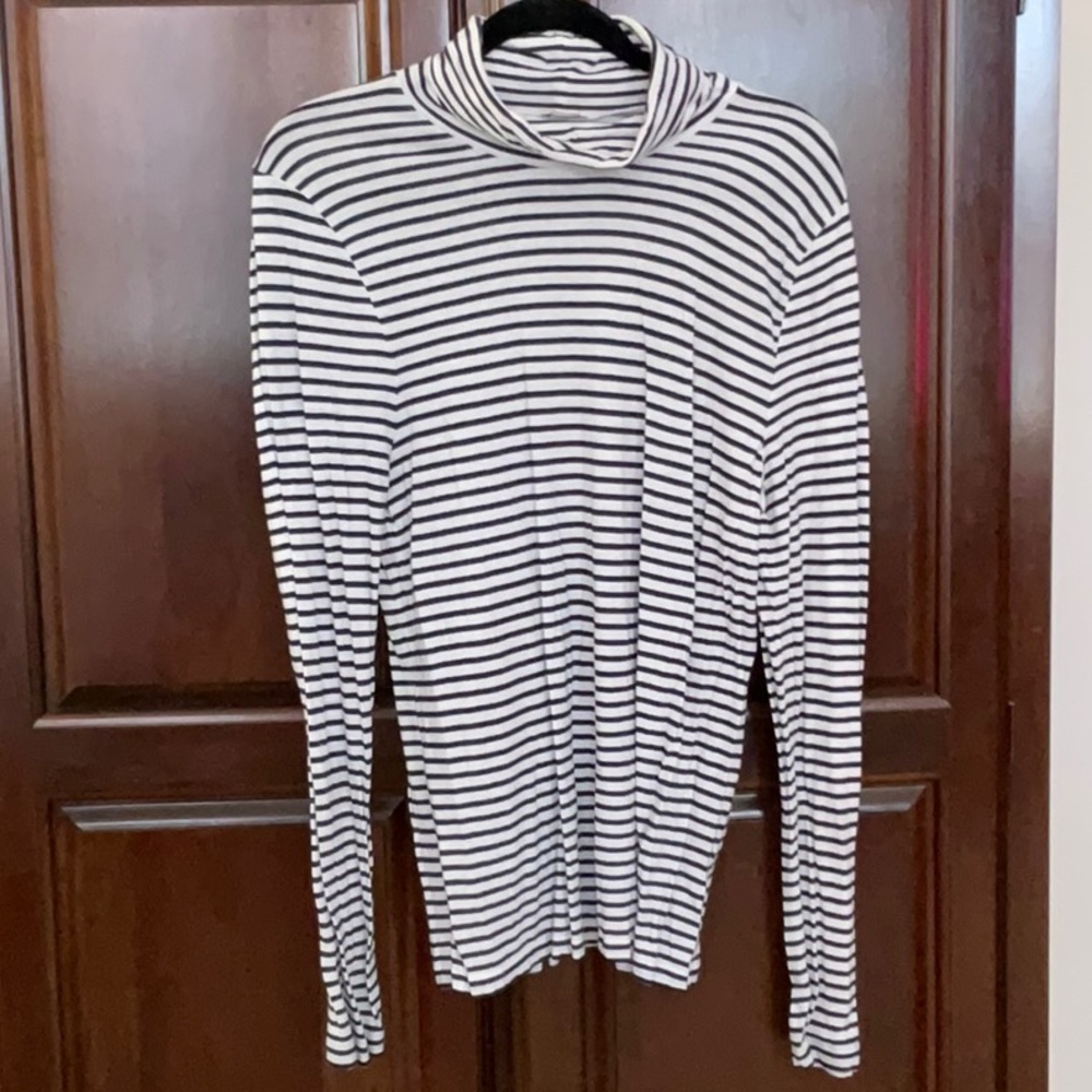J. CREW Turtleneck Tee - Size XXL